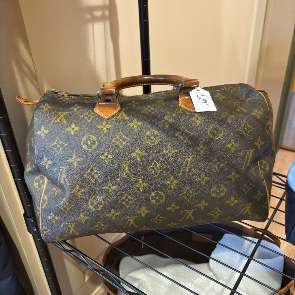 Louis Vuitton VINTAGE Monogram Speedy 30 Bag in Brown and Gold Classic